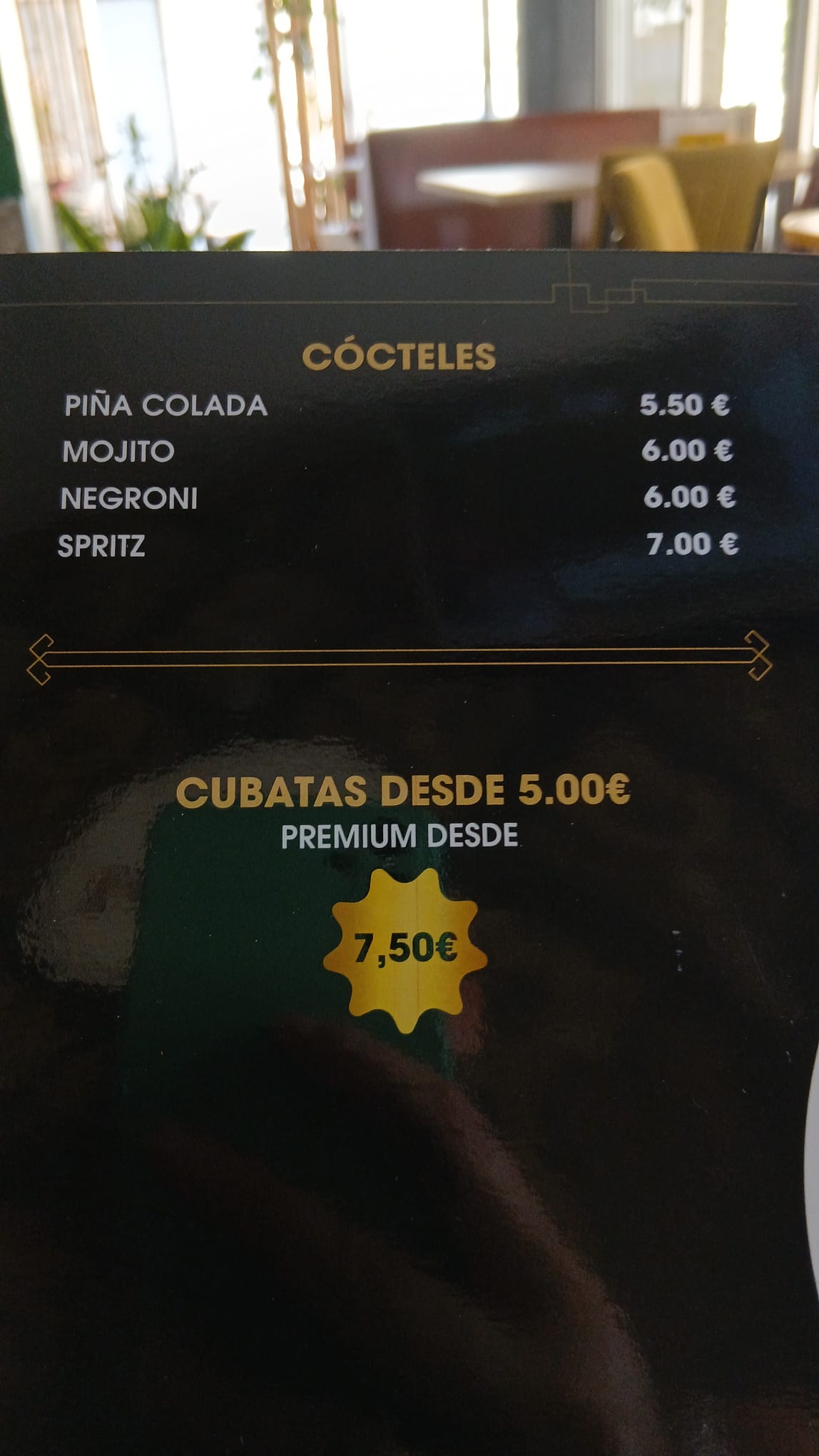 Carta de cócteles y cubatas del Coffee Bar Classic